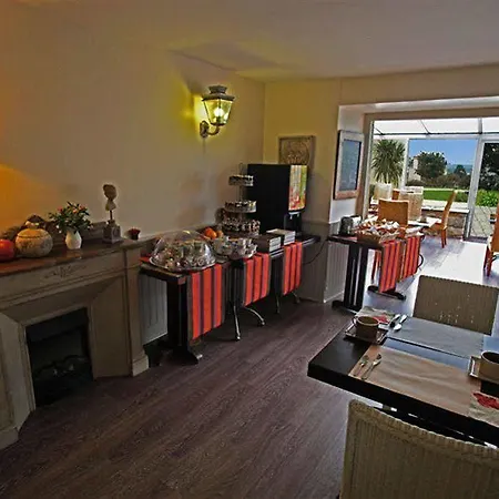 Les Agapanthes-logis 3*